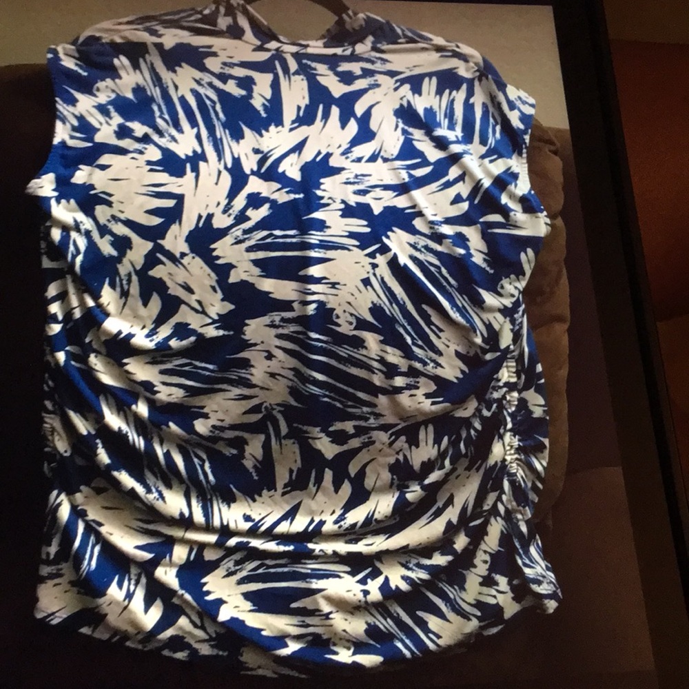 VINCE CAMUTO BLOUSE NWOT - Picture 3 of 3